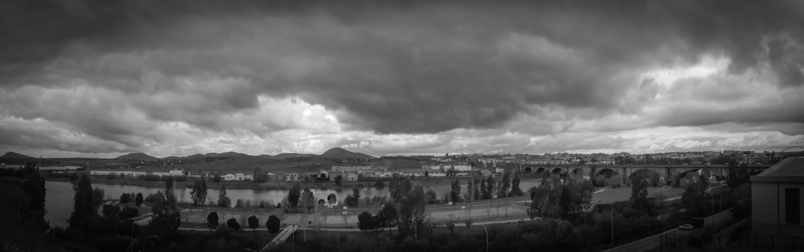 Mérida Panoramica Río Guadiana B:N